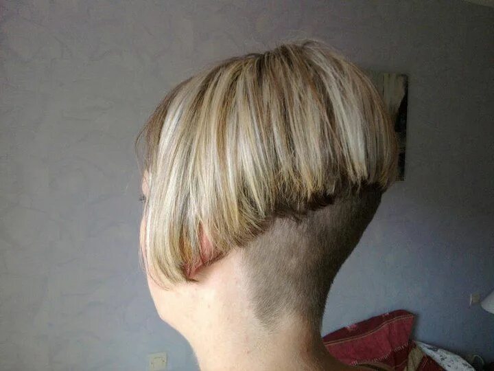 Прическа на грязное каре high closely clipperred nape with streaked front Hair cuts, Short bob hairstyles