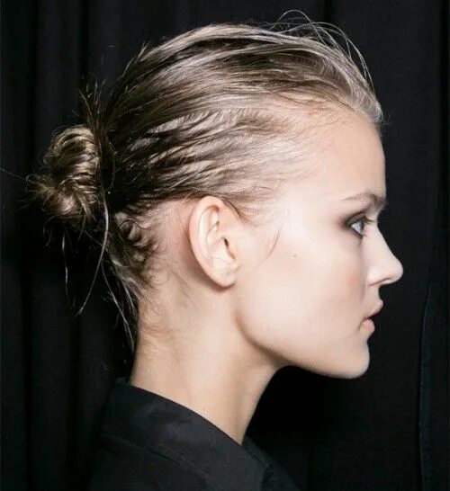 Прическа на грязные волосы 10 Trendige Ballerinas Inspired Messy Bun Frisuren Wet look hair, Short hair sty