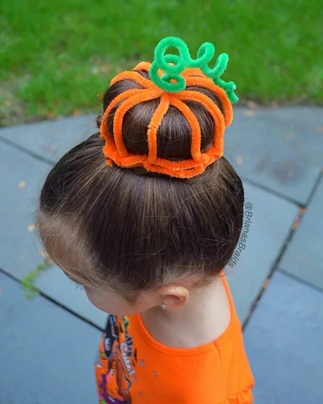 Прическа на хэллоуин для девочки Easy DIY Pumpkin Hairstyle using Pipe Cleaners