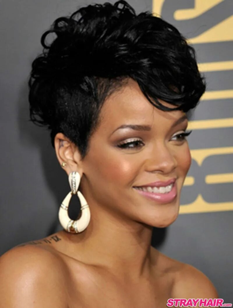 Прическа на короткие черные волосы short hairstyles rihanna Rihanna short hair, Rihanna hairstyles, Rihanna short h