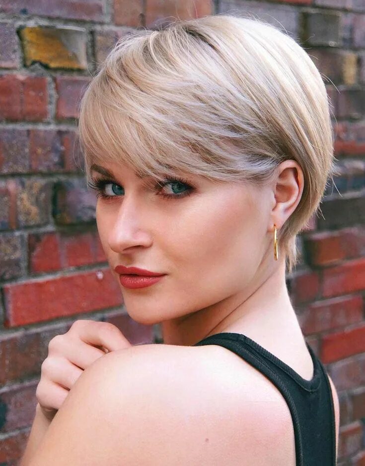 Прическа на короткие редкие волосы 80 Trendy Short Pixie Hairstyles For Women Short hair styles for round faces, Sh