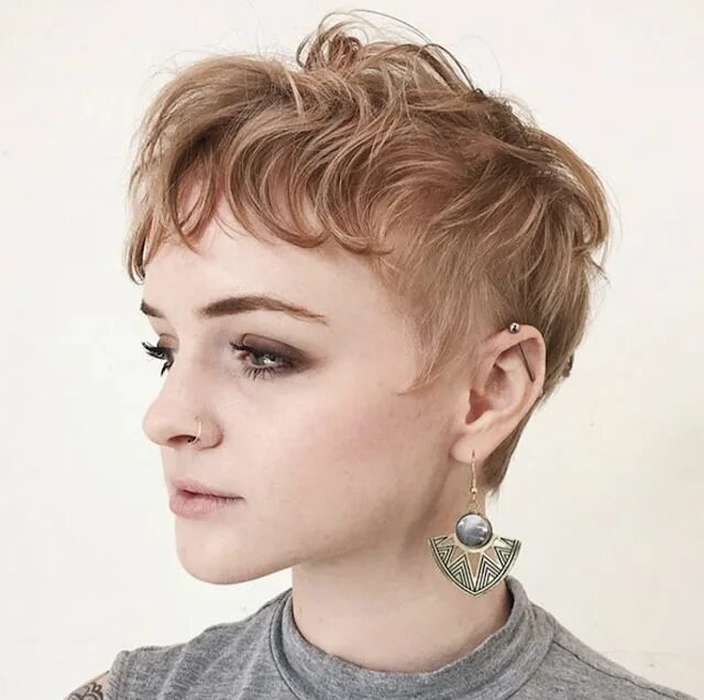 Прическа на короткие волосы 15 лет Pin on SHORT HAIRSTYLES WOMEN