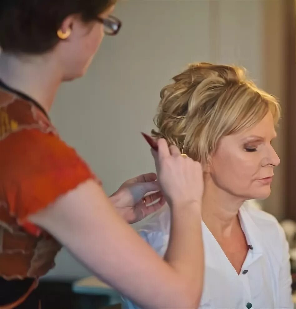 Прическа на короткие волосы для мамы жениха Pin by Vicki Peterman on Wedding hair styles for me Mother of the bride hair, Br