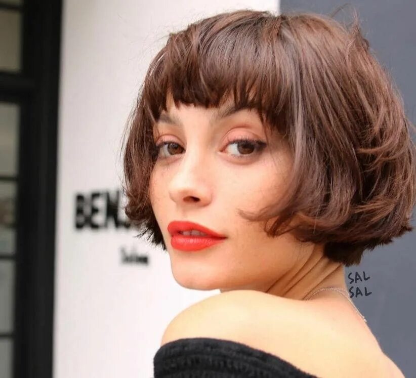 Прическа на короткие волосы каре с челкой 30 Quirky and Classic Choppy Bob Hairstyles for 2024 Choppy bob hairstyles, Hair