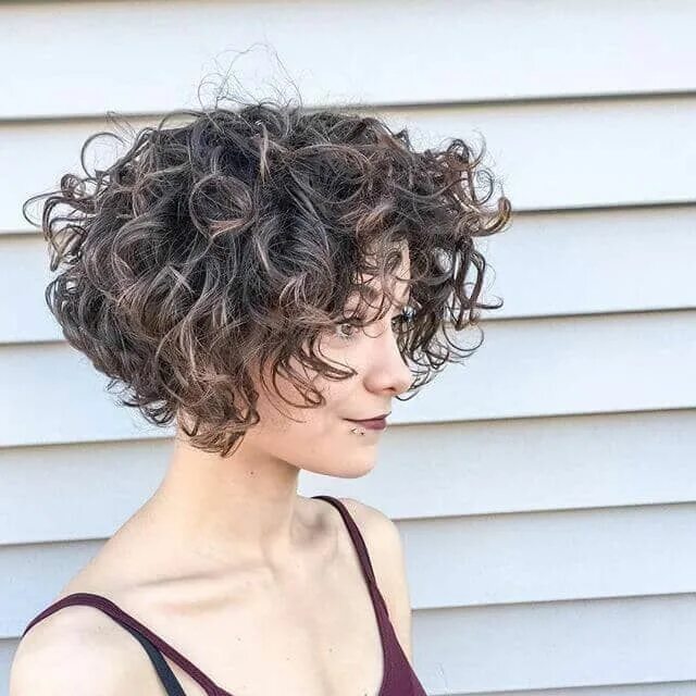 Прическа на короткие вьющиеся волосы how to style short naturally curly hair Curly hair photos, Short curly bob hairs