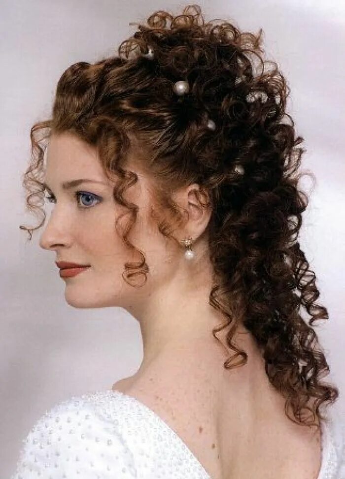 Прическа на кудрявые волосы длины Curly Wedding Hairstyle For Long Hair Weddings Engagement Design 323x449 Pixel C