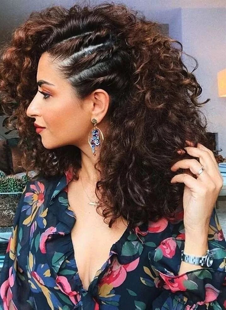 Прическа на кудрявые волосы длины Girls with #curly #hair, fun curly #hairstyles, curly #homecoming hairstyles, cu