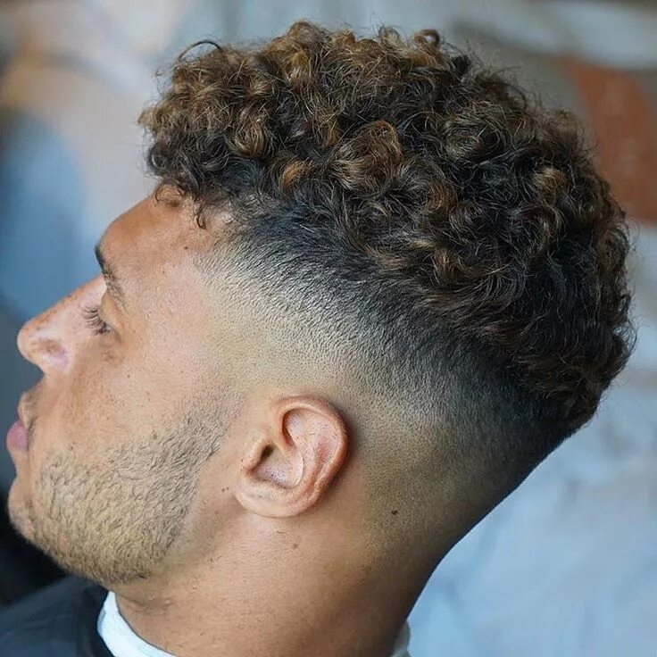 Curly Undercut: 30 Modern Curly Hair Undercut for Men Modern curly hair, Curly h