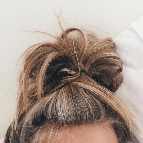 Прическа на макушке ➶ pinterest: TypicalBieber ➴ Hair styles, Hair lengths, Long hair styles