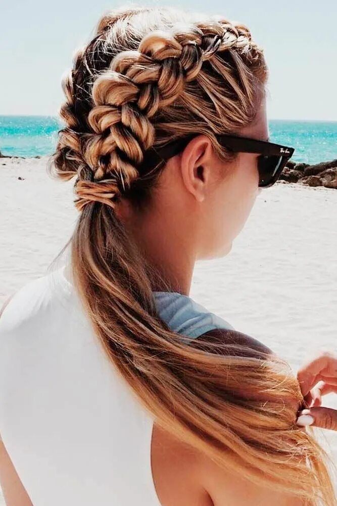 Прическа на море на средние Easy Summer Hairstyles To Do Yourself ★ See more: http://glaminati.com/easy-summ