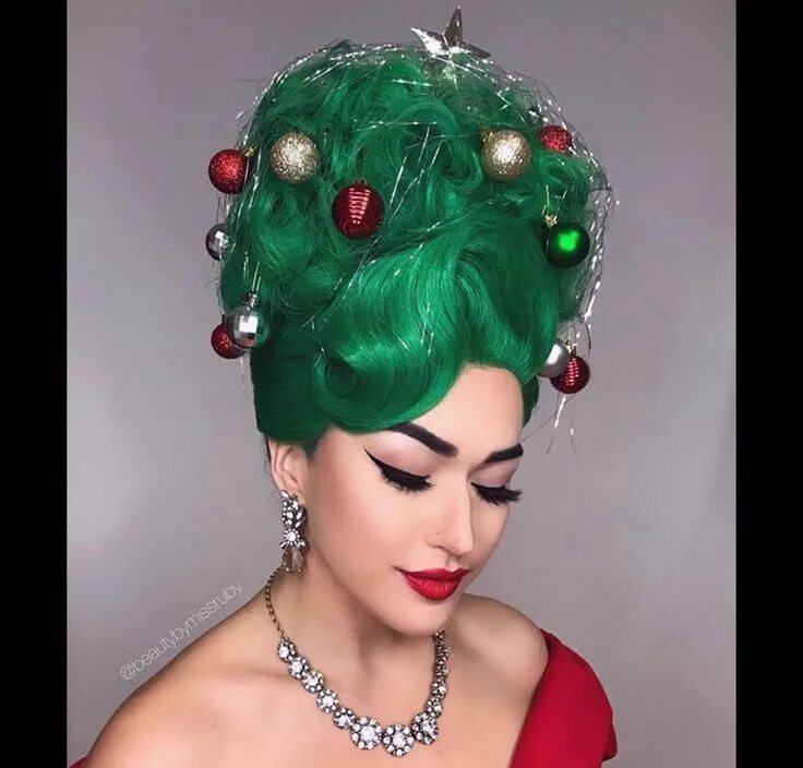 Прическа на новый год 2025 Pin by Brenda Karen on It's beginning to look a lot like Christmas Hair trends 2