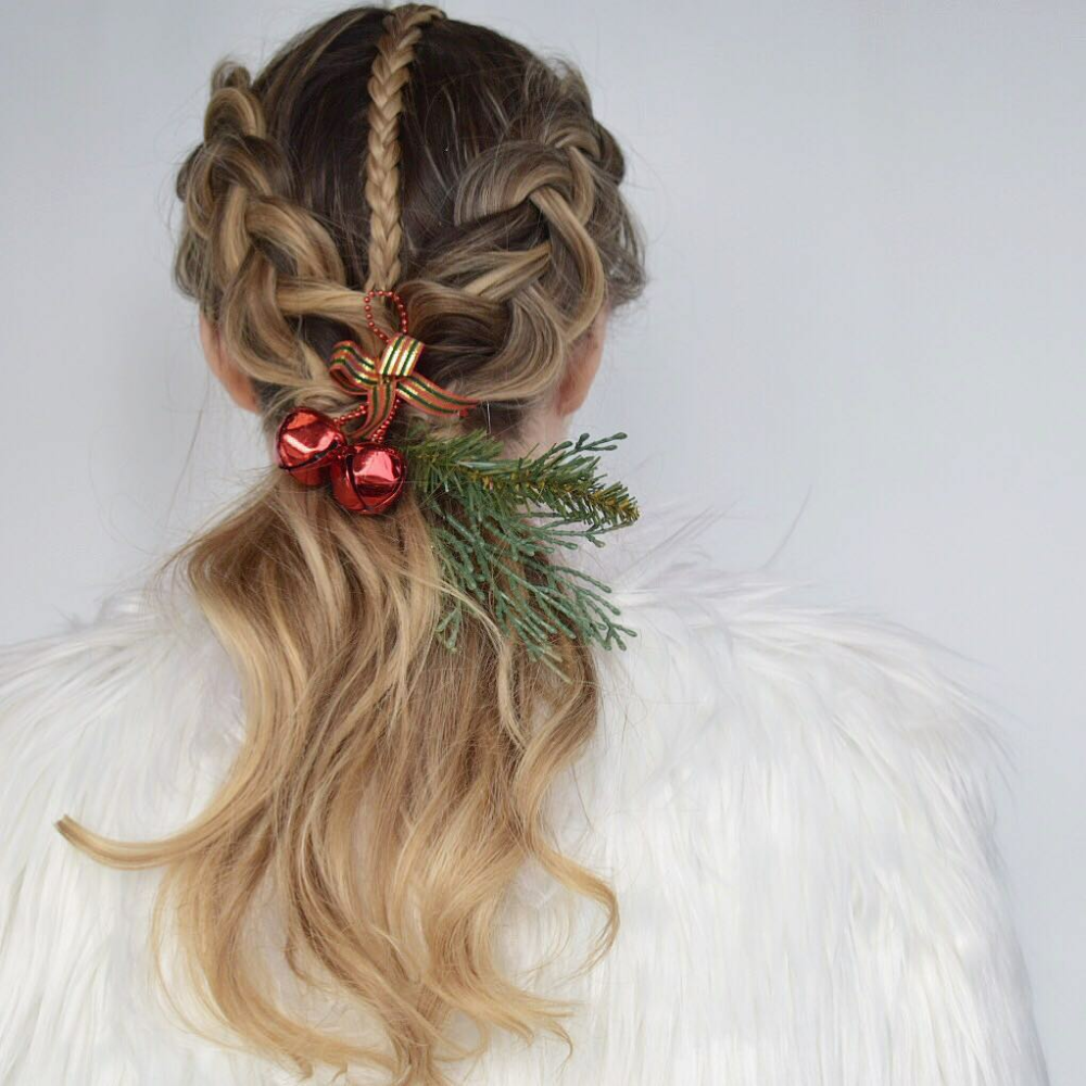 Прическа на новый год средние волосы Christmas Hair Color & Hairstyle Ideas For Festive Locks Holiday hairstyles, Chr