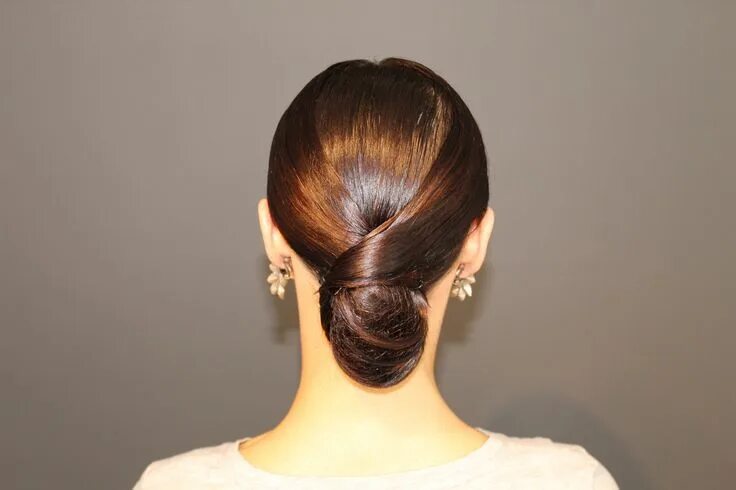 Прическа на ножке женская sleek bun in 2020 Ballroom hair, Hair styles, Dance hairstyles