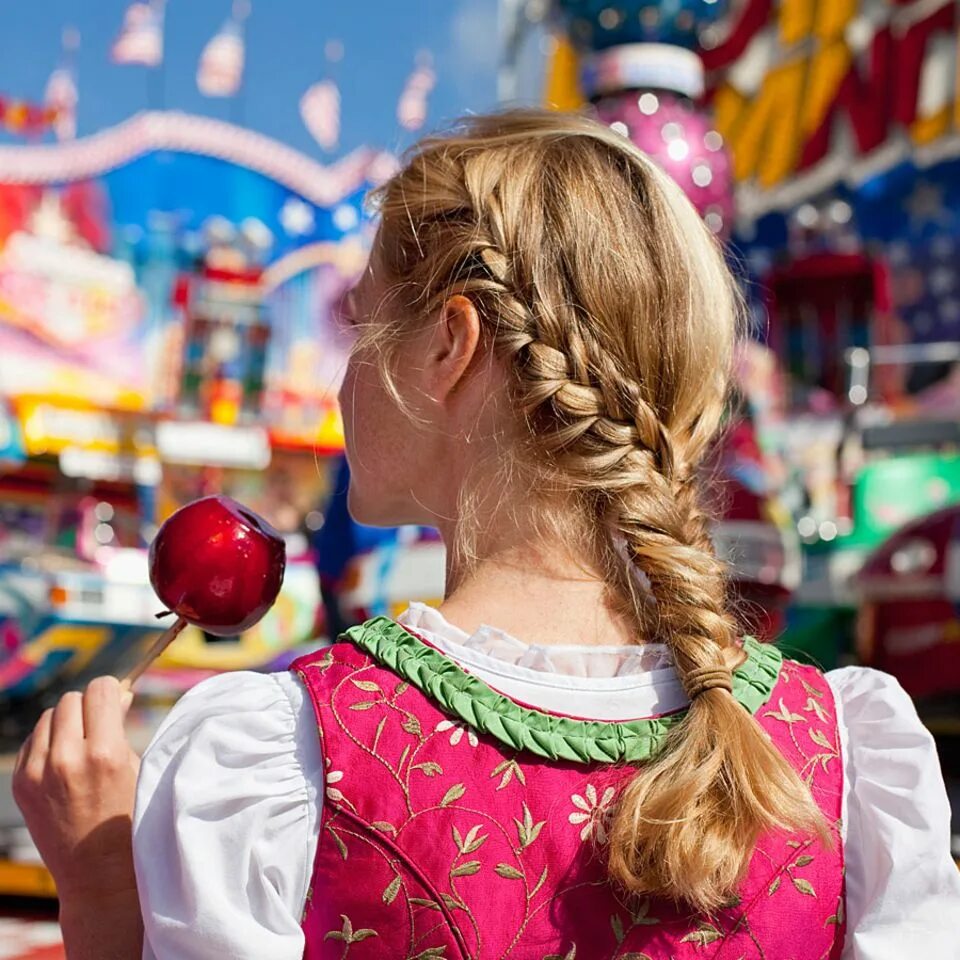 Прическа на октоберфест для женщин Dirndl richtig tragen: Tricks fürs Wiesn-Outfit BRIGITTE.de