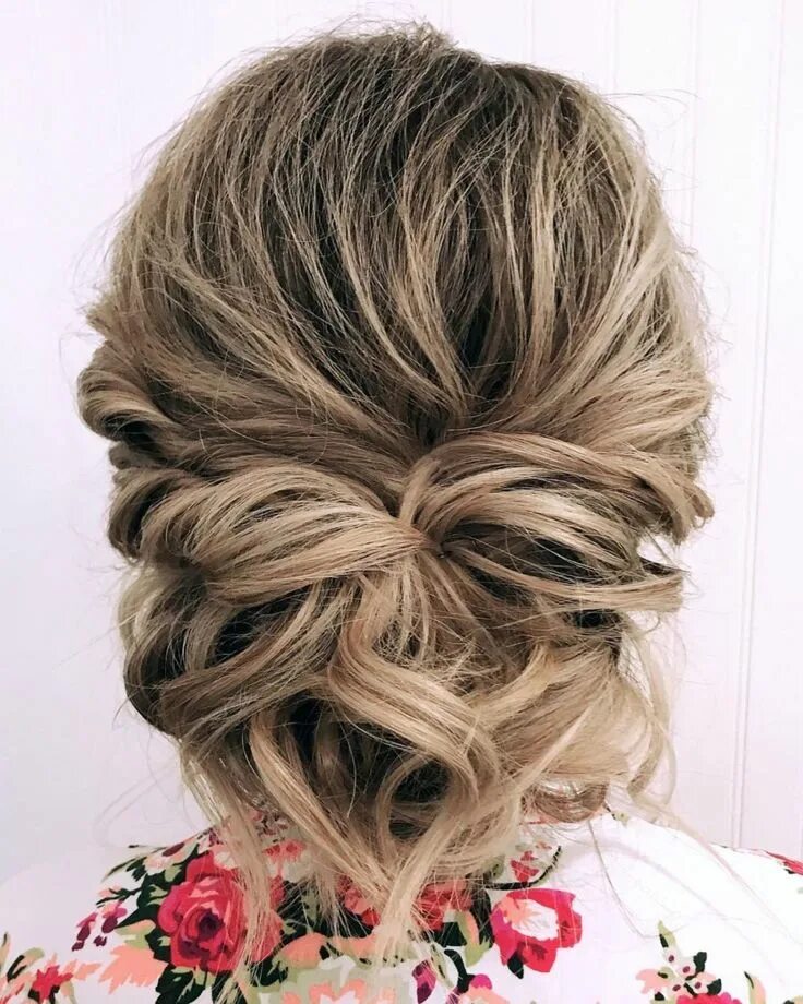 Прическа на праздник средней длины Romantic Updo for Tousled Balayage Hair Medium length hair styles, Romantic updo