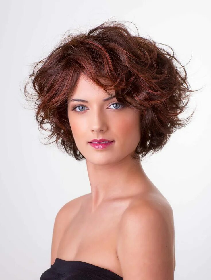 Прическа на пушистые волосы средней длины Pin on Short curly hair