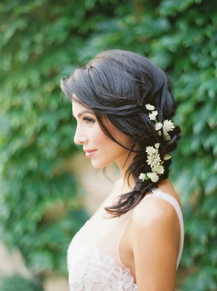 Прическа на роспись на средние волосы English Garden Wedding Inspiration in Michigan Wedding hairstyles for medium hai