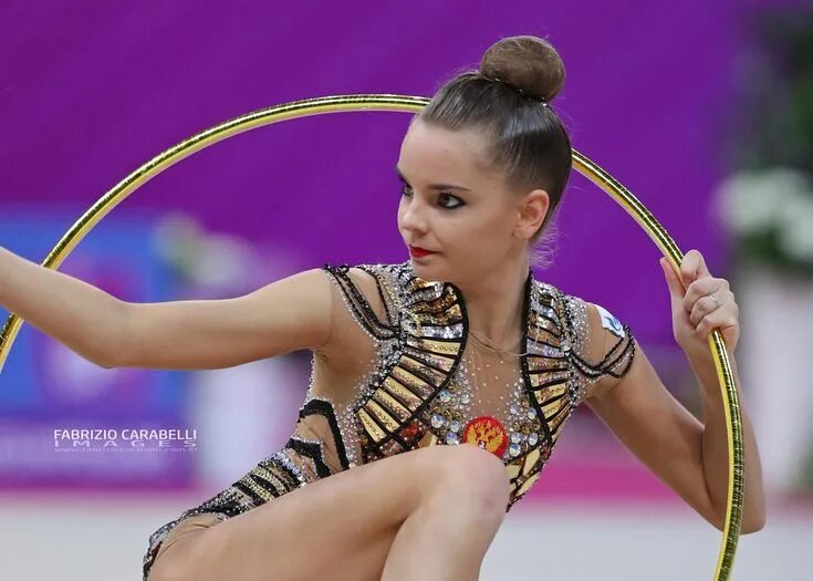 Прическа на соревнования по художественной гимнастике 2024 Pin op Rhythmic