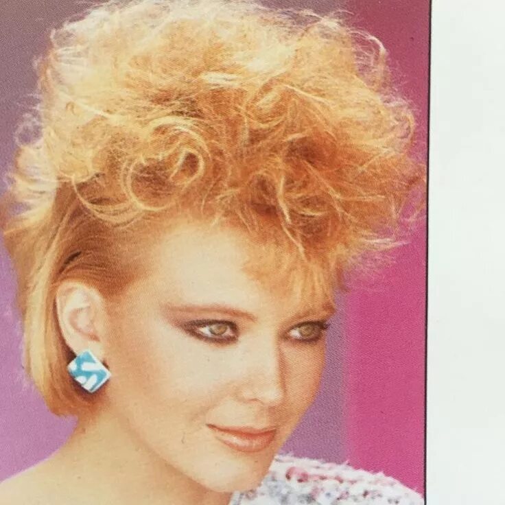 Прическа на средние волосы 90х женская Hair And Beauty Like Its 1985 on Instagram: ""A slightly longer style with plent