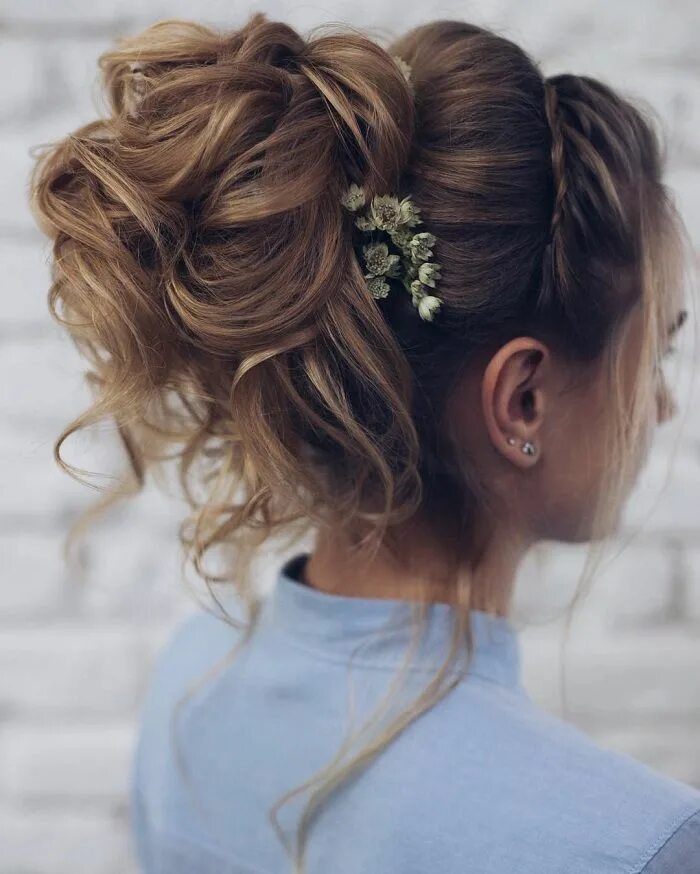 Прическа на средние волосы на свадьбу подруге Wedding Hair Updos wedding hair Messy wedding hair, Wedding bun hairstyles, Best