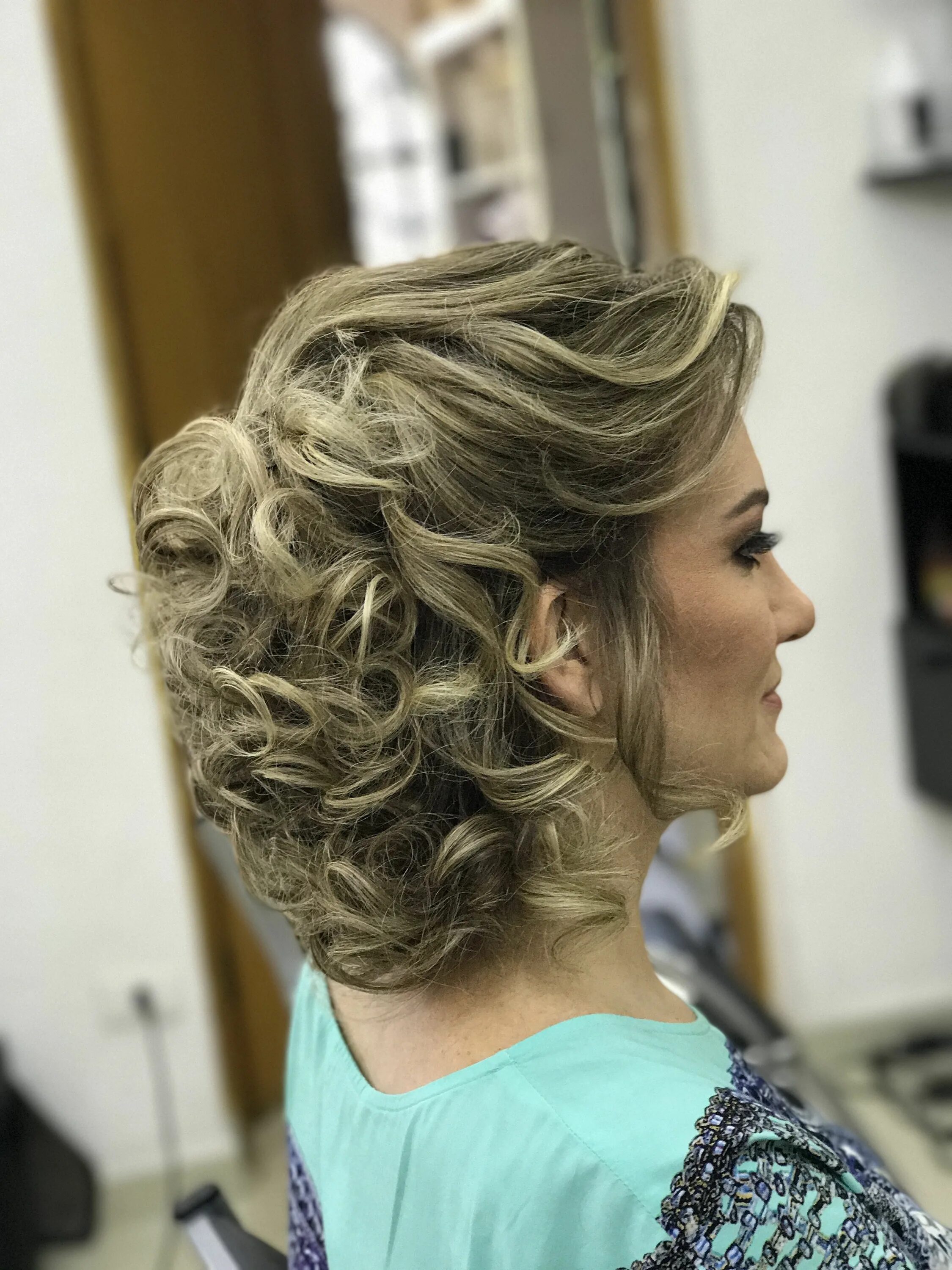 Прическа на средние волосы на юбилей 50 Armandobap Shimizu Hair Mother of the bride hair, Mother of the groom hairstyles