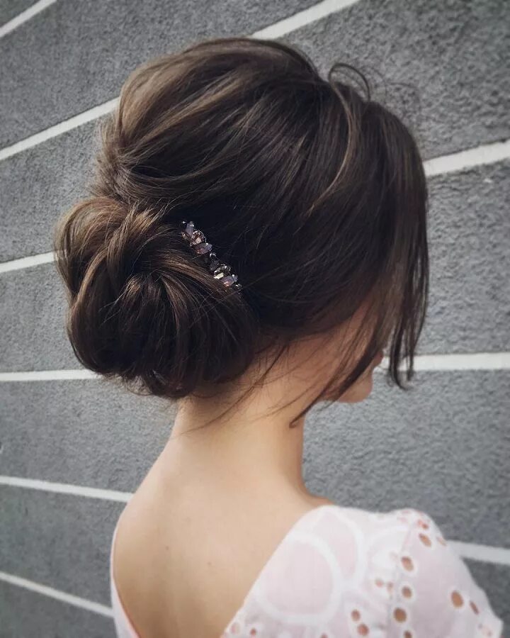 Прическа на средние волосы подобранные волосы Gorgeous updo wedding hairstyle with gorgeous details Long hair styles, Hair upd