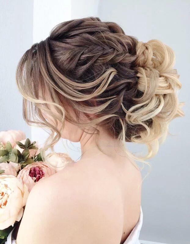 Прическа на средние волосы пучок из локонов Chignon Mariage Invitée I 63 Idées Coiffures Mariée Coiffure mariage, Long hair 