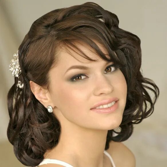 Прическа на средние волосы с челкой женская Image result for guys with ponytails Mother of the bride hair, Wedding hairstyle