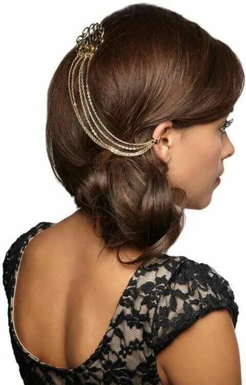 Прическа на средние волосы с заколкой сбоку Pin by Amal Ammoula on amal amoula Vintage hairstyles, Vintage hair accessories,