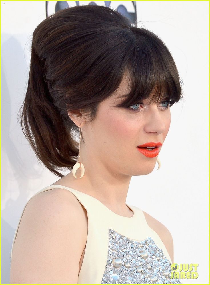 Прическа на среднюю длину с челкой Zooey Deschanel - Billboard Awards 2012 zooey deschanel billboard awards 2012 02