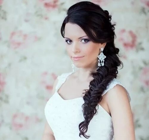 Прическа на сторону фото Photos of beautiful wedding hairstyles with braids - 45 best choices Длинные сва