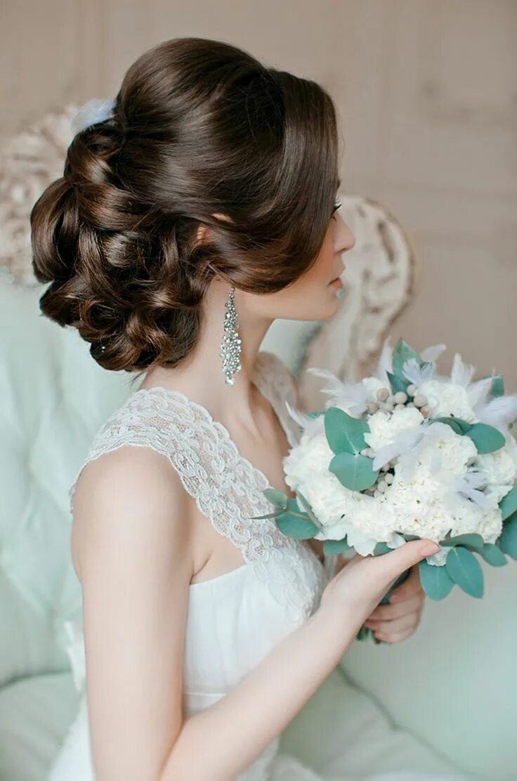 Прическа на свадьбу на длинные волосы невесте The Perfect Palette Romantic wedding hair, Bridal hair, Wedding hairstyles