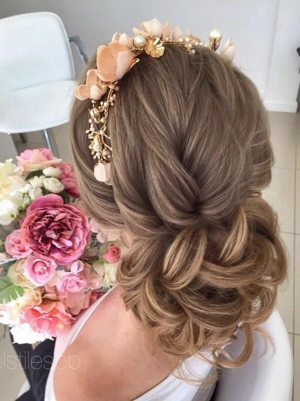 Прическа на свадьбу на длинные волосы подружке Pin by Ev on Hairs Bride hairstyles, Easy hairstyles for long hair, Wedding hair