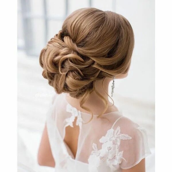 Прическа на свадьбу собранные волосы Pin by lovelovelove1997 ... on Perfect Hair Wedding hairstyles updo, Wedding hai