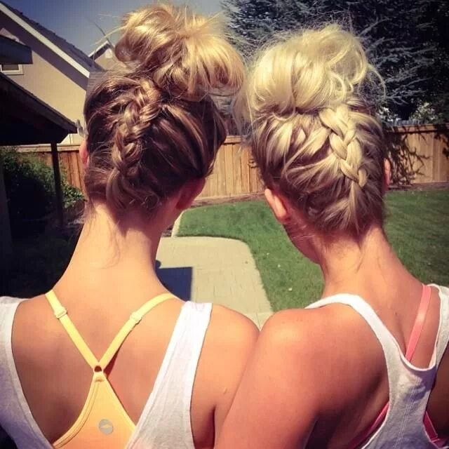 Прическа на тренировку на средние волосы Braids & Buns Workout hairstyles, Hair styles