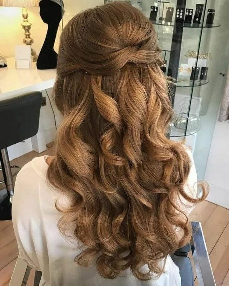 Прическа на выпускной на длинные волосы Geraldi Prom hairstyles for long hair, Long hair styles, Hairdo for long hair