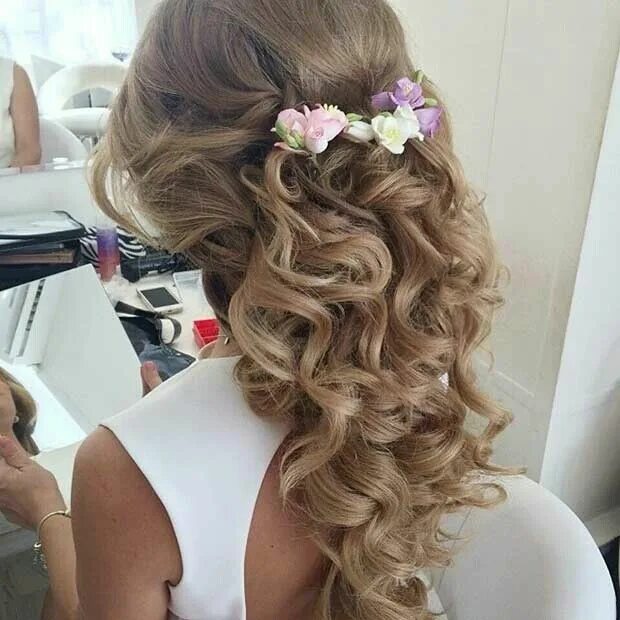 Прическа на выпускной на средние фото Half Up, Half Down Prom Hairstyles Long hair styles, Fairy hair, Half up hair