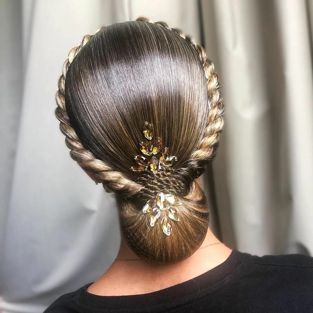 Прическа на выступление на длинные волосы BALLROOM HAIRSTYLE AND MAKE-UP on Instagram: "Booking for The London Ball: +3809