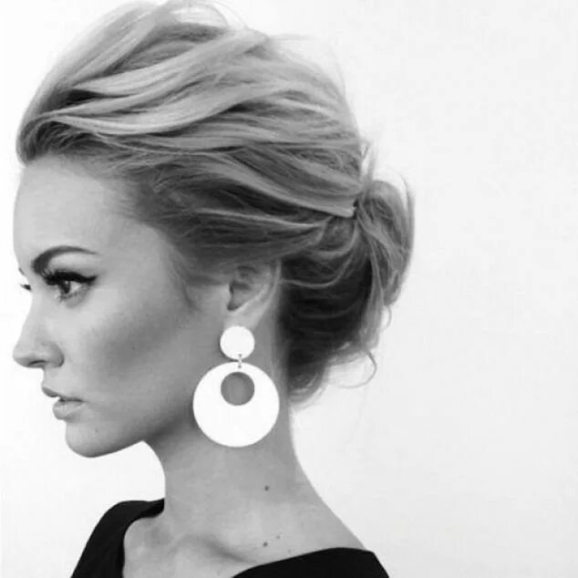 Прическа начес на короткие волосы Idée de coiffure cheveux fins #1 : Un chignon en trois dimensions #weddingupdo #