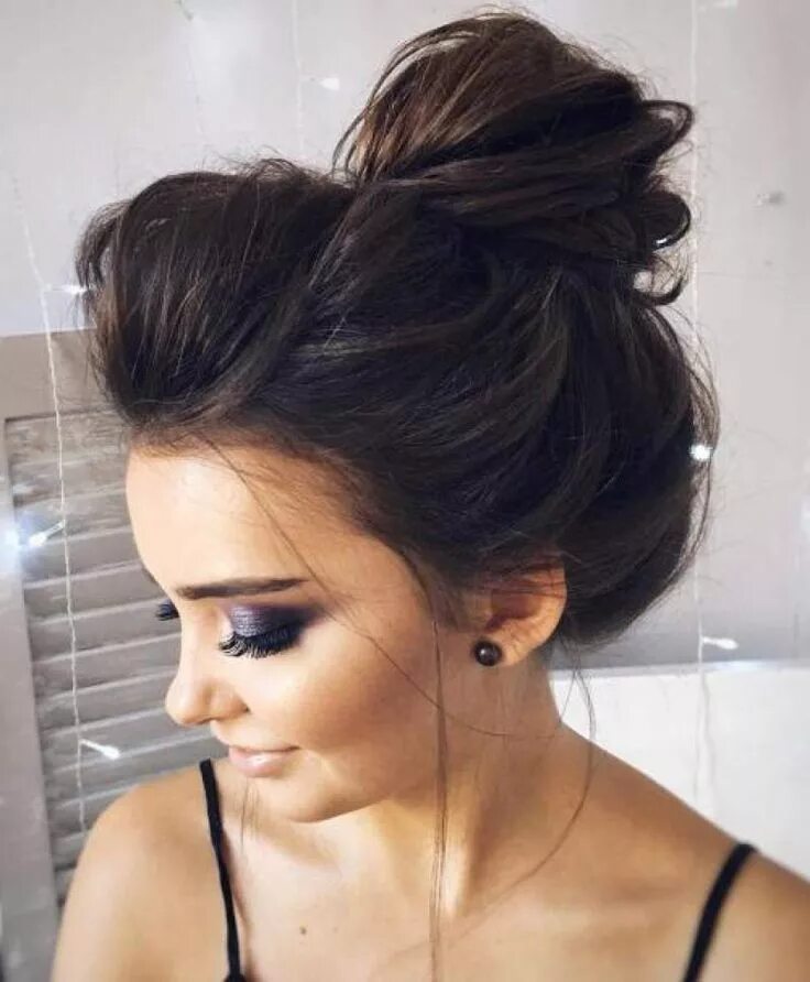 Прическа наверх 24 Messy bun hairdo to set major boho chic hair goals for the crowd - Hike n Dip