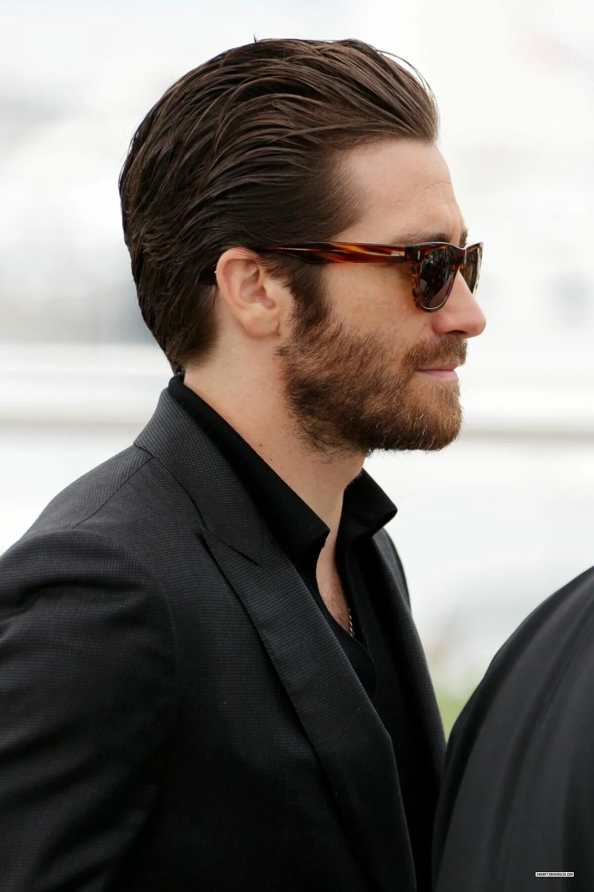 Прическа назад мужская фото The South of Florence Jake gyllenhaal beard, Jake gyllenhaal haircut, Hair and b