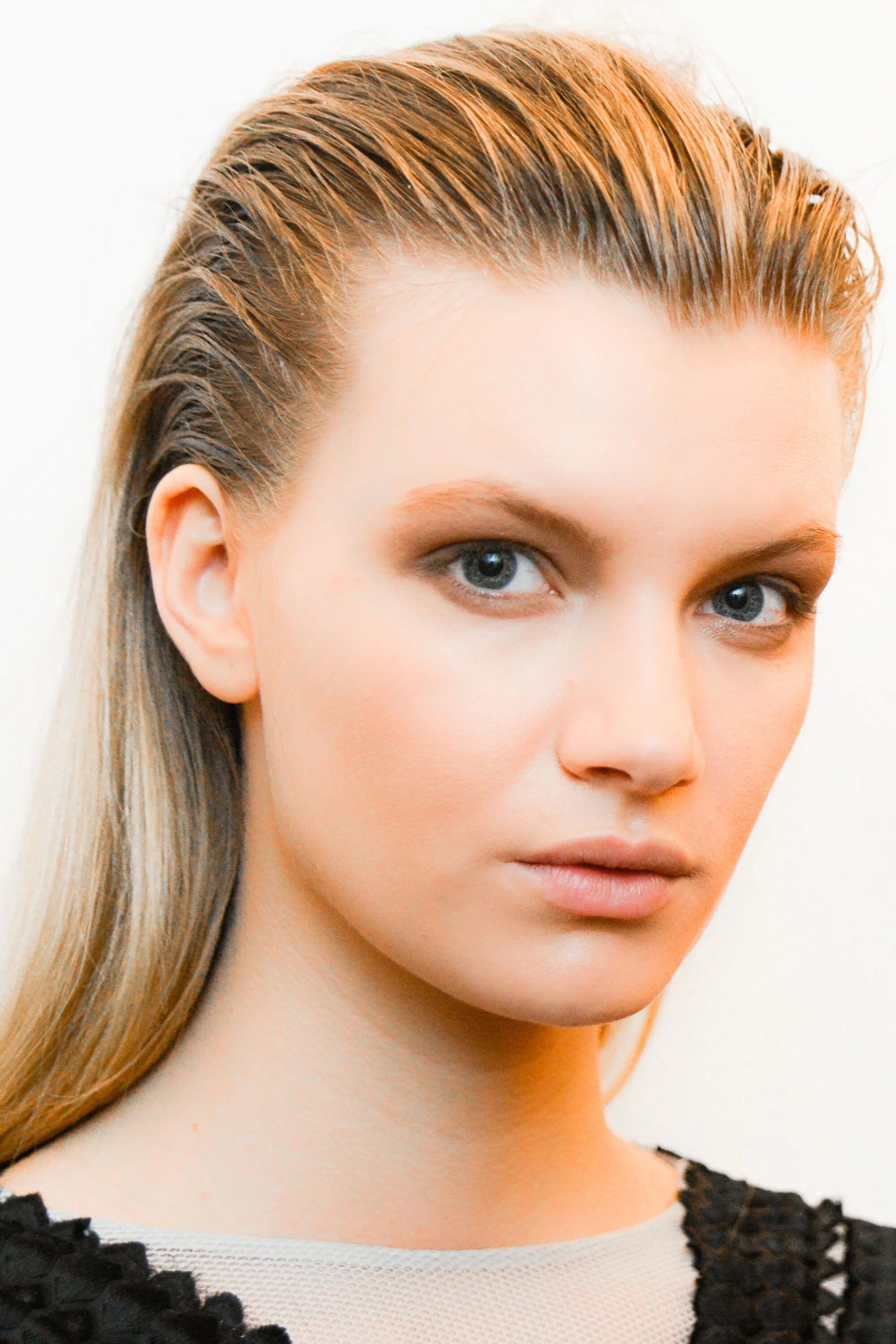 Прическа назад женская Backstage Beauty Report: Society Swans at Marc Jacobs Runway hair, Runway beauty