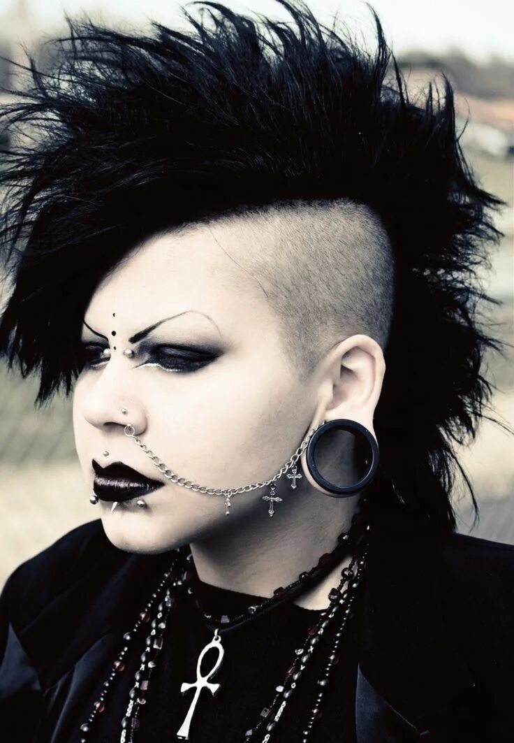 Прическа нефора #Goth punk from Wave Gotik Treffen. Awesome! Goth hair, Gothic hairstyles, Punk 