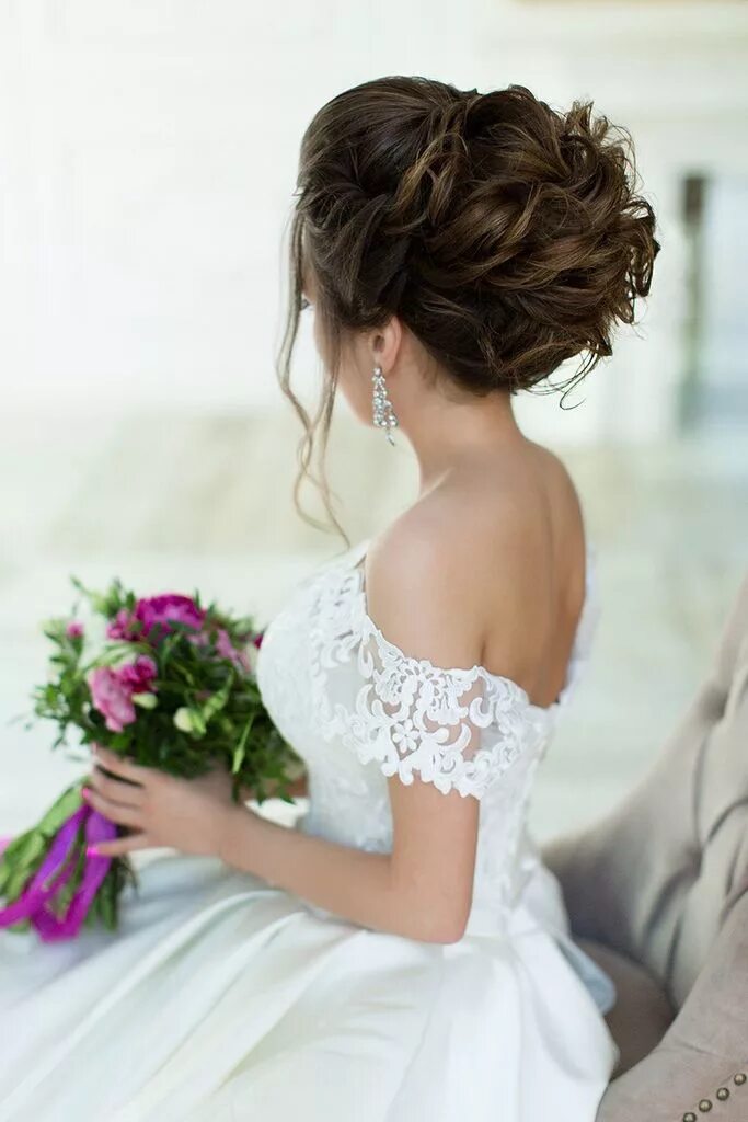 Прическа невесте на свадьбу на короткие Wedding makeup and wedding hair. Свадебная прическа и свадебный макияж. http://e