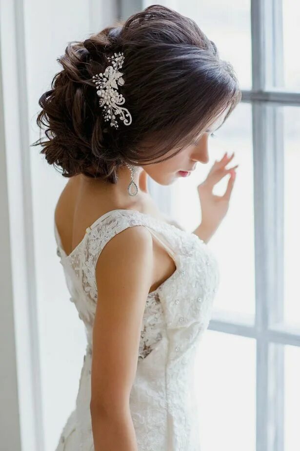 Прическа невесты Fabulous Wedding Hairstyles: Bridal Updos - Belle The Magazine Trendy wedding ha