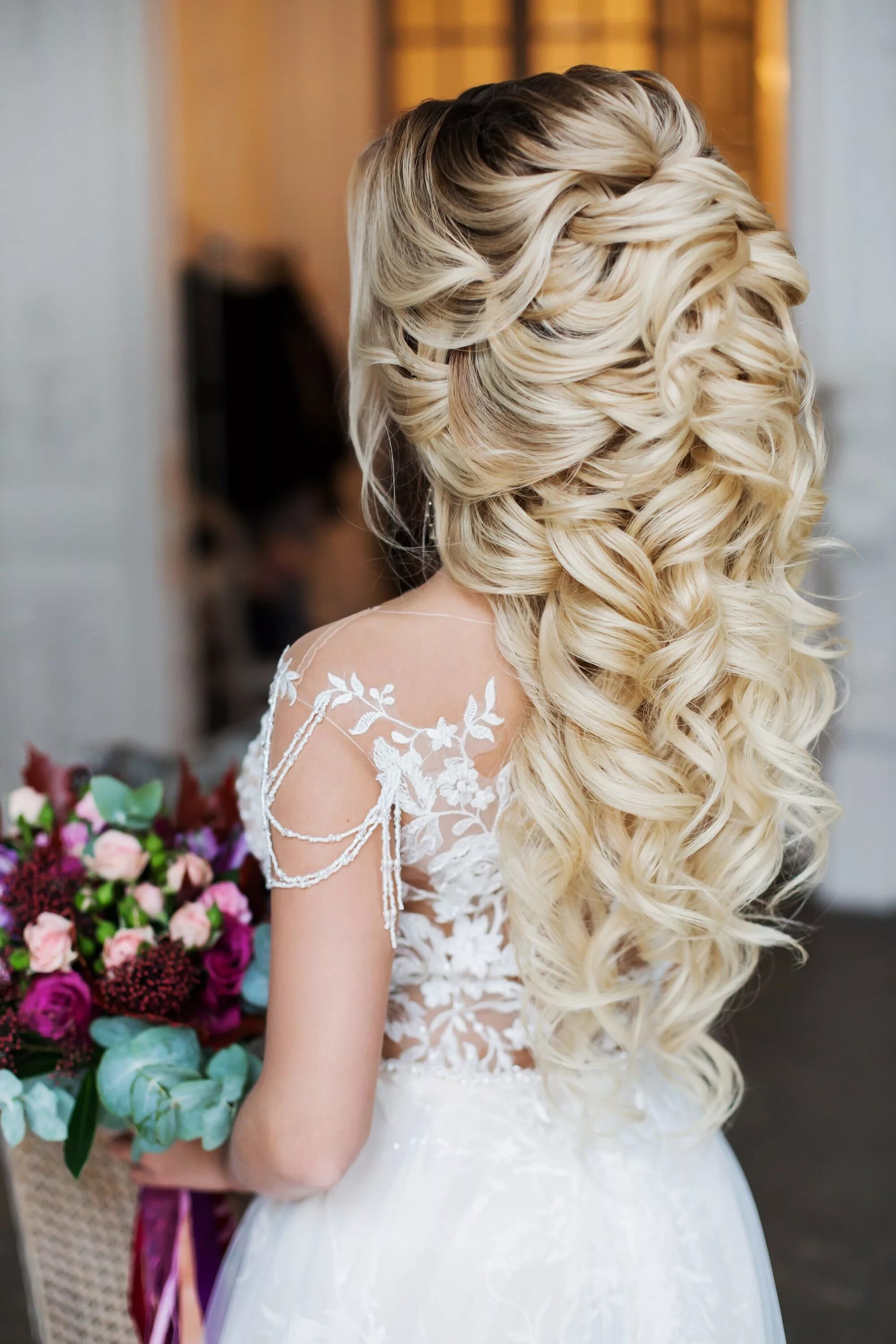 Прическа невесты 2024 длинные волосы Свадебные прически и макияж Москва Mermaid wedding hair, Wedding hair inspiratio