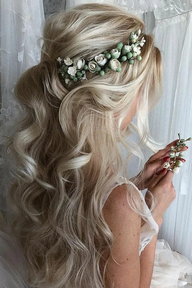 Прическа невесты на длинные волосы распущенные Pin by Zarina on Hairstyle Elegant wedding hair, Wedding hairstyles, Bride hairs