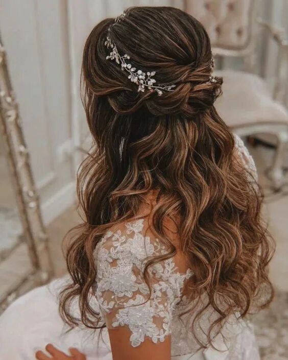 Прическа невесты на длинные волосы распущенные Stunning Wedding Hairstyles For The Elegant Bride - Page 3 of 50 - SooPush Weddi