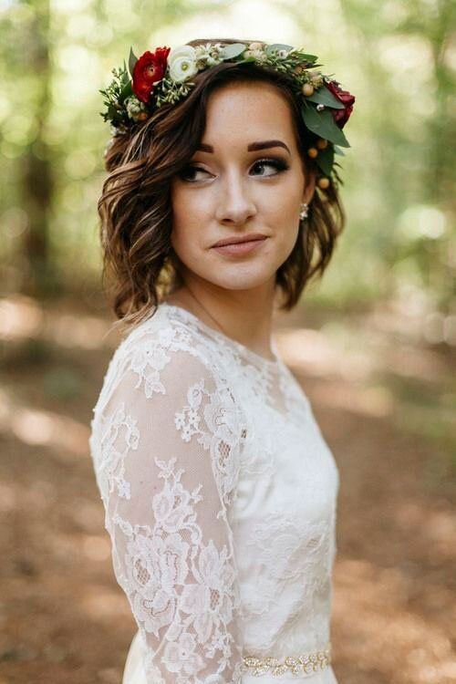 Прическа невесты на короткие волосы Stunning Short Hairstyles for Your Wedding Day Short wedding hair, Flower crown 