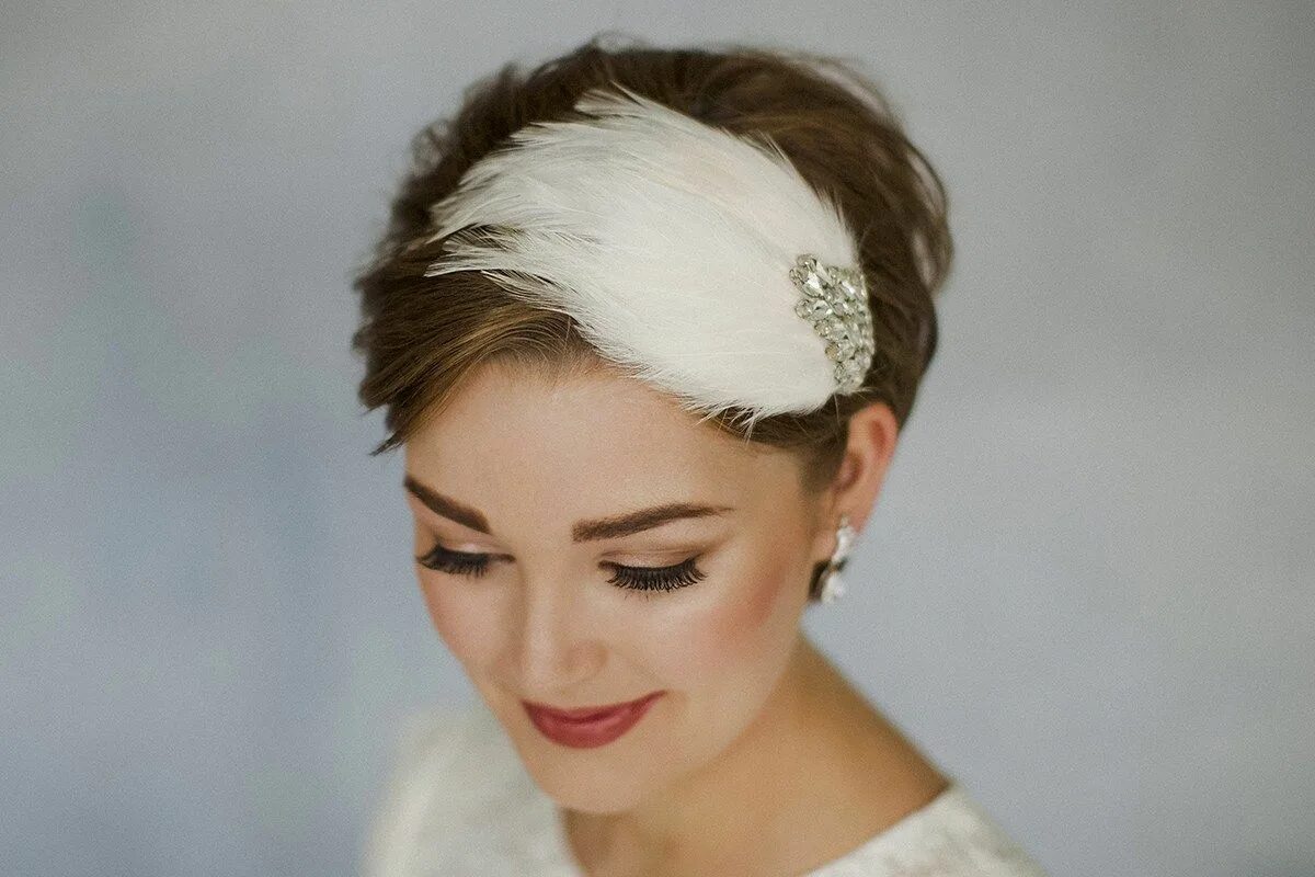 Прическа невесты на короткие волосы Short Hair Bride: How to Style Wedding Hair Accessories